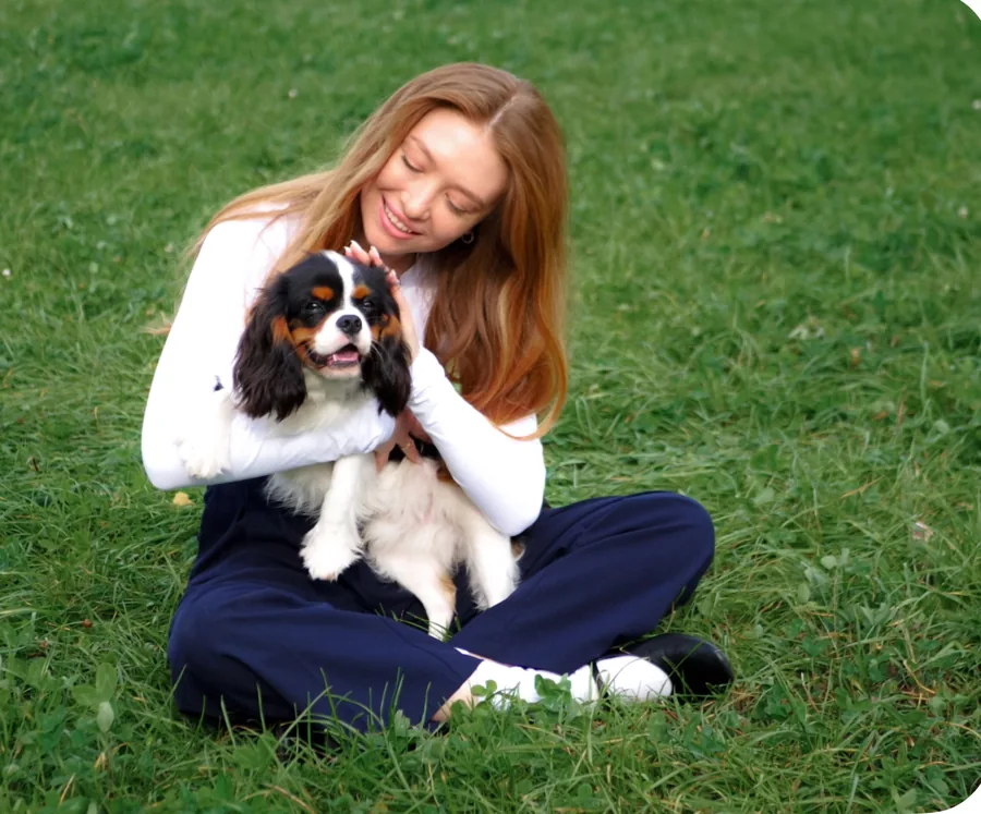 Девушка с собакой